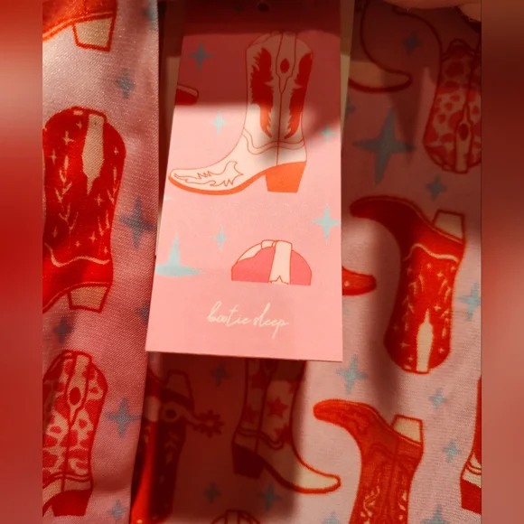 Hello Mello Boots & Bubbles Beauty Sleep Satin Robe, Cowboy Boots - Picture 4 of 6
